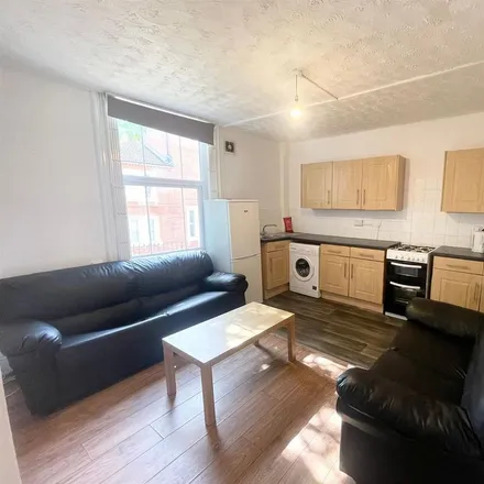 Rent this 3 bed apartment on 16 Annesley Grove in Nottingham, NG1 4GU