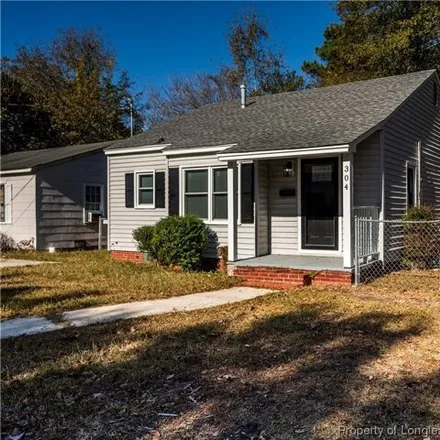 Buy this 2 bed house on 316 West 19th Street in Lumberton, NC 28358