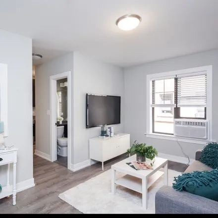 Image 2 - 429 West Belden Avenue - Apartment for rent