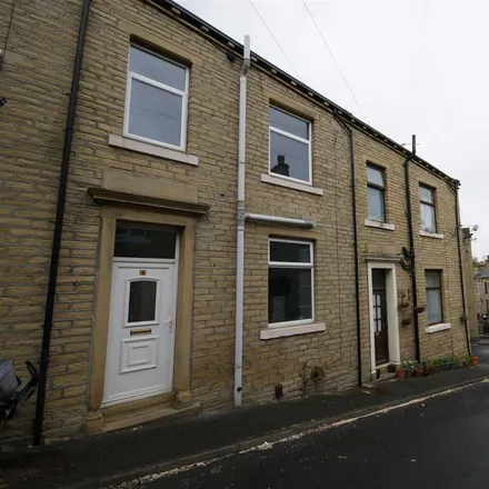 Image 7 - Firth Avenue, Brighouse, HD6 1TS, United Kingdom - Townhouse for rent
