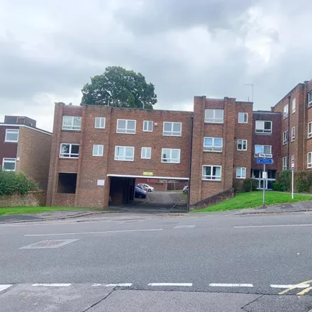 Image 1 - 40 Epsom Road, Guildford, GU1 3JT, United Kingdom - Apartment for rent
