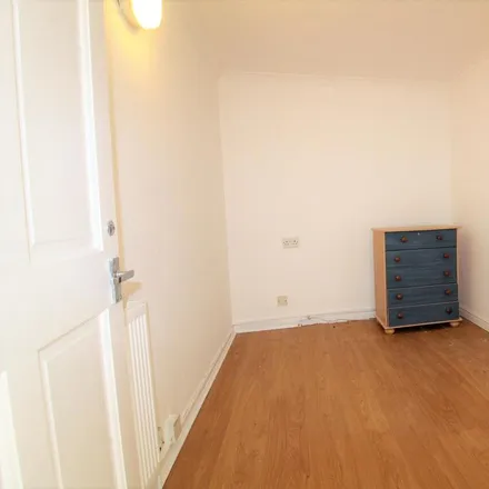 Image 7 - 30 Gerrards Close, Oakwood, London, N14 4RH, United Kingdom - Apartment for rent