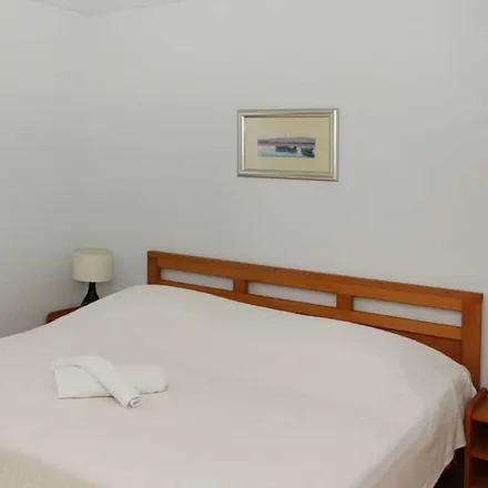 Rent this 3 bed duplex on Croatia osiguranje in Hektorovićeva ulica, 21210 Grad Solin