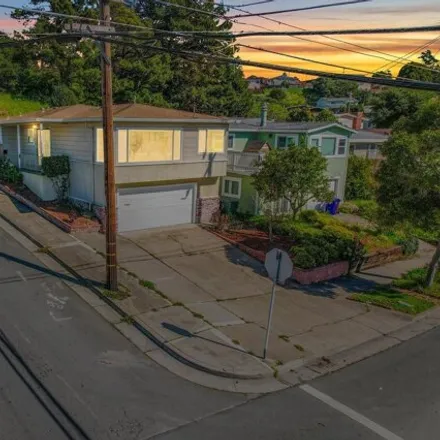 Buy this 3 bed house on 5536 Solano Avenue in Richmond, CA 94805