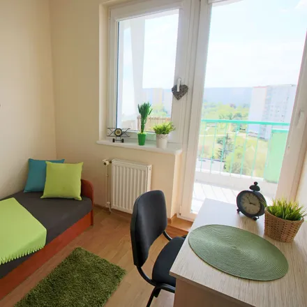 Rent this 4 bed room on blok 102 in Hufcowa 10, 94-107 Łódź