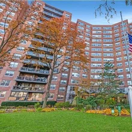 Buy this 1 bed condo on 61-20 Grand Central Pkwy Unit C500 in Forest Hills, New York