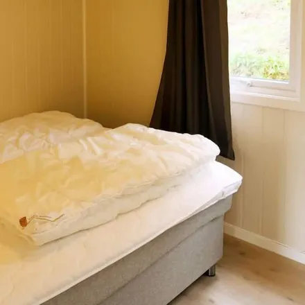 Rent this 2 bed house on Ulvika in Sørbøvåg, Åfjordvegen