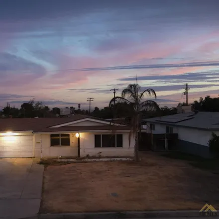 Buy this 3 bed house on 2905 Pico Avenue in Bakersfield, CA 93306