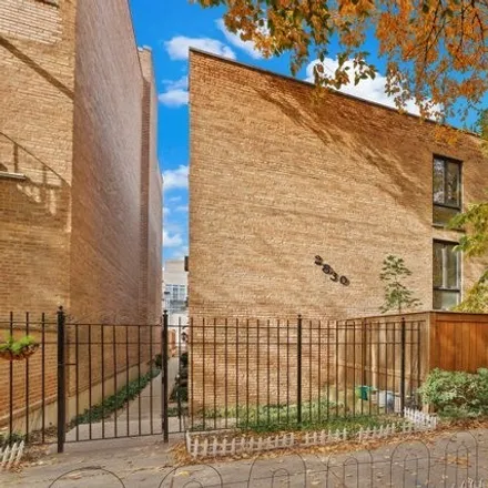 Image 1 - 2830 North Burling Street, Chicago, IL 60657, USA - Townhouse for sale
