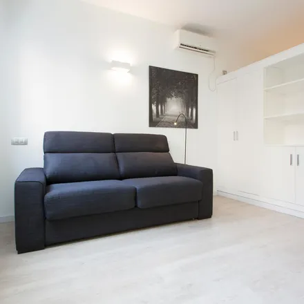 Image 2 - Carrer de Casanova, 64, 08001 Barcelona, Spain - Apartment for rent