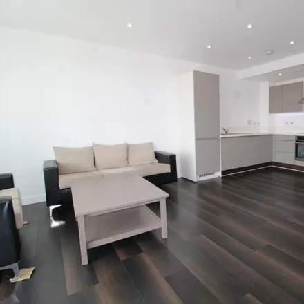 Rent this 2 bed apartment on Novotel London Brentford in Great West Road, London