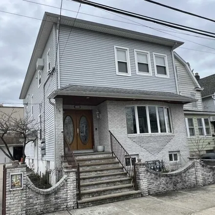 Rent this 1 bed house on 578 Freeman Street in Lyndhurst, NJ 07071