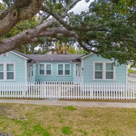 Buy this 2 bed house on 3302 12th Street in Gulfport, MS 39501