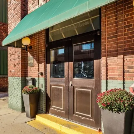 Buy this 2 bed condo on 624 East Walnut Street in Indianapolis, IN 46204
