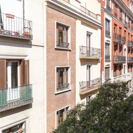 Image 7 - Madrid, Viena Capellanes, Calle del Arenal, 28013 Madrid - Room for rent
