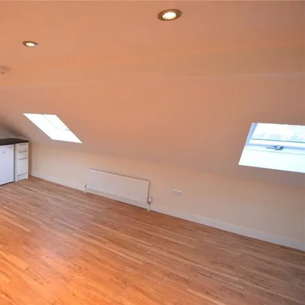 Rent this studio apartment on Stanger Road in London, SE25 5LD
