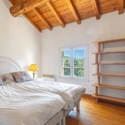 Rent this 3 bed house on Le Lavandou in Avenue du Général de Gaulle, 83980 Le Lavandou