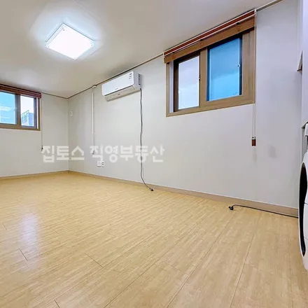 Rent this studio apartment on 서울특별시 관악구 봉천동 100-60