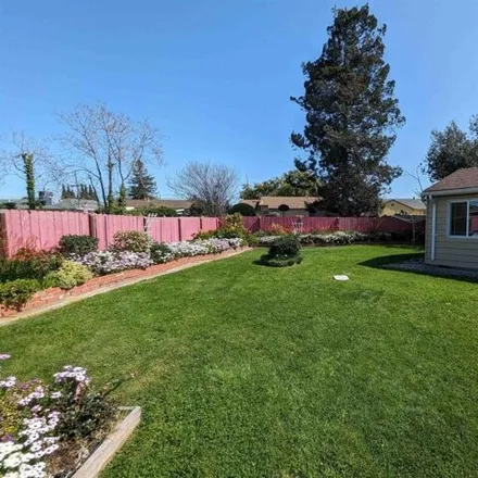 Buy this 5 bed house on 1531 Boxwood Avenue in San Leandro, CA 94579