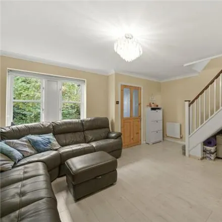 Image 5 - 191, 193 Lonsdale Drive, Oakwood, London, EN2 7JY, United Kingdom - House for sale