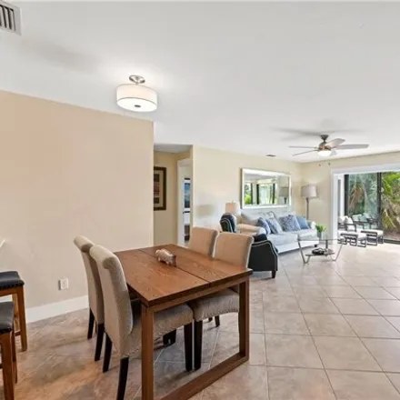 Image 9 - 5297 Foxhollow Drive, Collier County, FL 34104, USA - Condo for rent