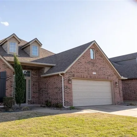 Buy this 3 bed house on 7983 South Fir Place in Broken Arrow, OK 74011