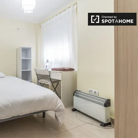Rent this 3 bed room on Carrer de la Marina in 18, 46011 Valencia