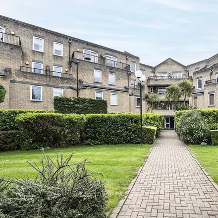 Rent this 1 bed apartment on Mill Yard in London, E1 8NT