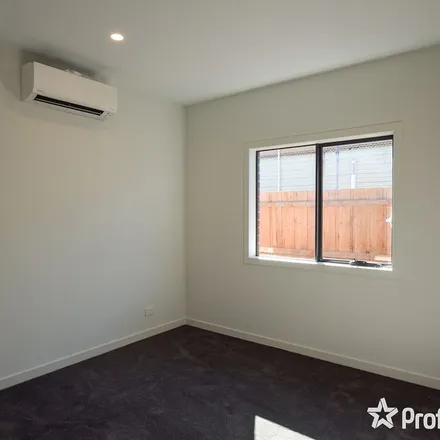 Image 3 - 20 Maida Avenue, Bayswater VIC 3153, Australia - Apartment for rent