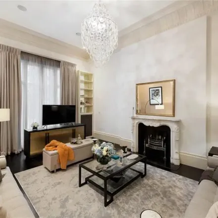 Image 9 - 100 Eaton Place, London, SW1X 8LP, United Kingdom - Apartment for rent