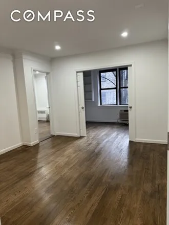 Rent this 3 bed house on 328 West 19th Street in New York, NY 10011