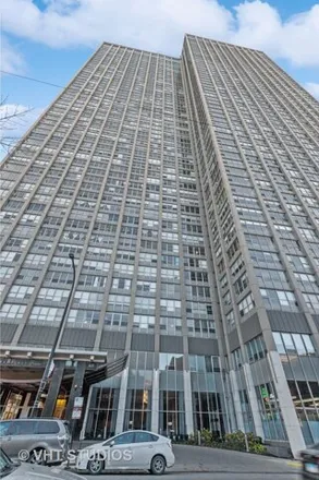 Image 1 - Park Place Tower, 655-665 West Irving Park Road, Chicago, IL 60613, USA - Condo for sale