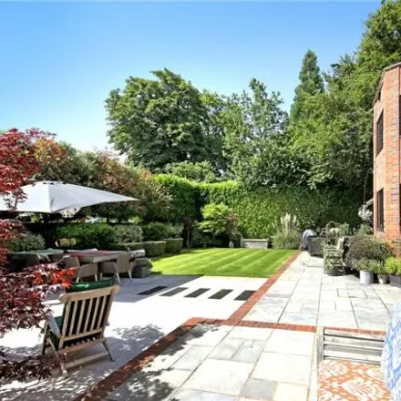 Image 3 - Chartwell Gate, Forty Green, HP9 1HJ, United Kingdom - House for sale