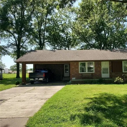 Buy this 3 bed house on 615 S 9th St in Charleston, Missouri