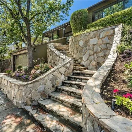 Image 2 - 4065 Woodcliff Road, Los Angeles, CA 91403, USA - House for sale