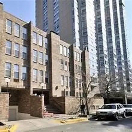 Rent this 2 bed condo on 744 West Gordon Terrace in Chicago, IL 60613
