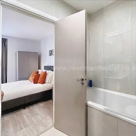 Image 7 - 64 Gloucester Terrace, London, W2 3HH, United Kingdom - Apartment for rent