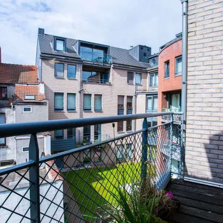 Image 4 - Rue Louis Hap - Louis Hapstraat 8, 1040 Etterbeek, Belgium - Apartment for rent