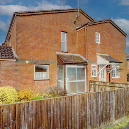 Buy this 3 bed house on Shrimpton Road in High Wycombe, HP12 4PL