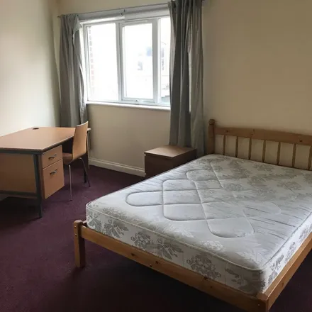 Rent this 5 bed apartment on 13 Claypole Road in Nottingham, NG7 6AB