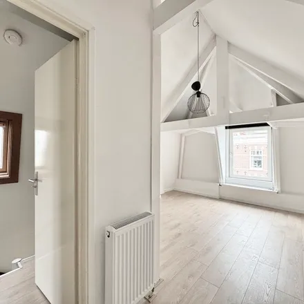 Rent this 2 bed apartment on Montessori Lyceum Amsterdam in Ruysdaelstraat, 1071 WX Amsterdam