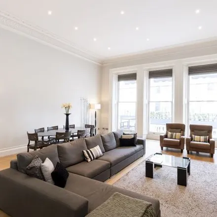 Rent this 1 bed apartment on Charing Cross in London, SW1A 2DX