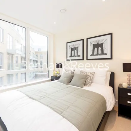 Image 4 - Edgemere House, 3 St. Anne Street, London, E14 7QA, United Kingdom - Apartment for rent