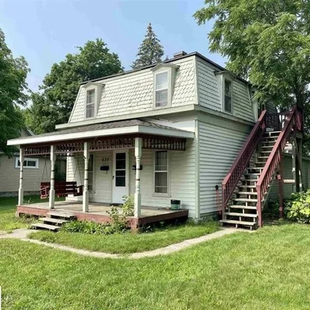 Buy this 4 bed house on 426 West Cherry Street in Mount Pleasant, MI 48858