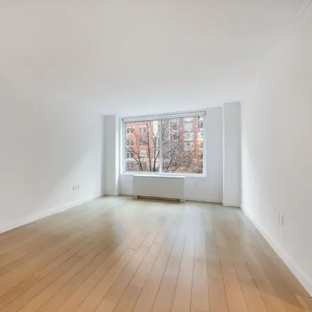Image 4 - River & Warren, 22 River Terrace, New York, NY 10282, USA - Condo for rent