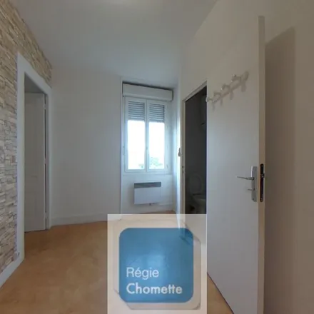 Rent this 3 bed apartment on 16 Rue Louis Jarnet in 69100 Villeurbanne, France