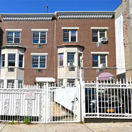 Rent this 3 bed duplex on 1659 Nelson Avenue in New York, NY 10453