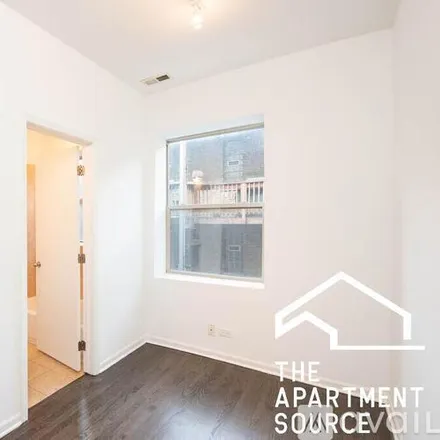 Image 3 - 5054 N Winthrop Ave, Unit 211 - Apartment for rent