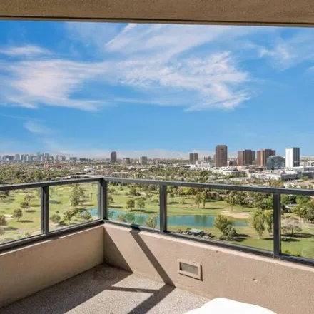 Image 2 - Crystal Point, East Mitchell Drive, Phoenix, AZ 82158, USA - Condo for sale