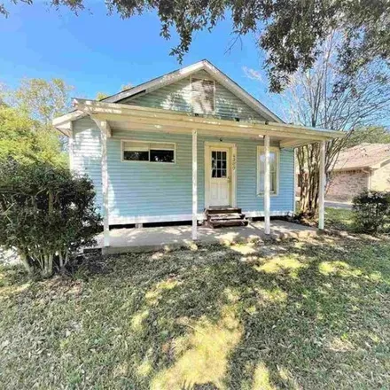 Rent this 3 bed house on 4300 Wilson Avenue in Groves, TX 77619